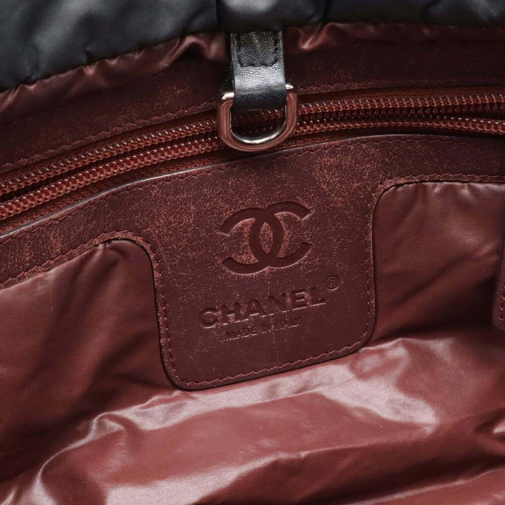 CHANEL Black Leather Tote Bag - Picture 8 of 10